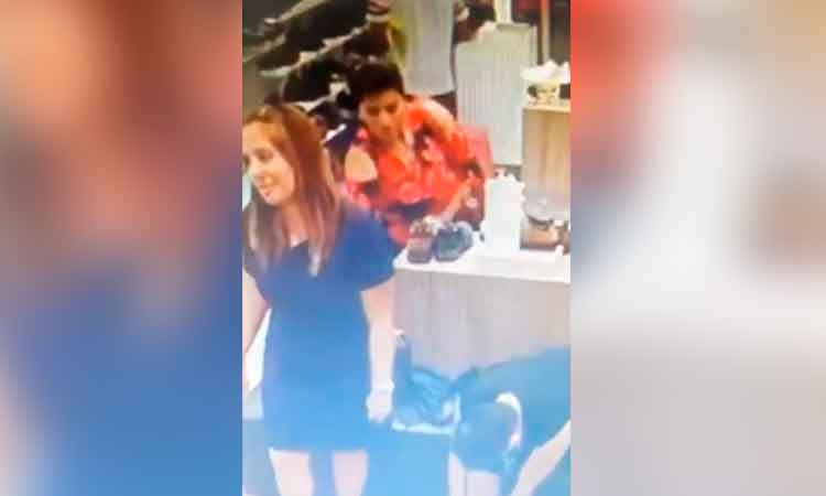 Aprovecha distracción para robar cartera en plaza de Xalapa