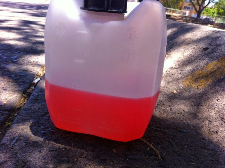 Mexicano crea gasolina con basura, cada litro costaría 4 pesos