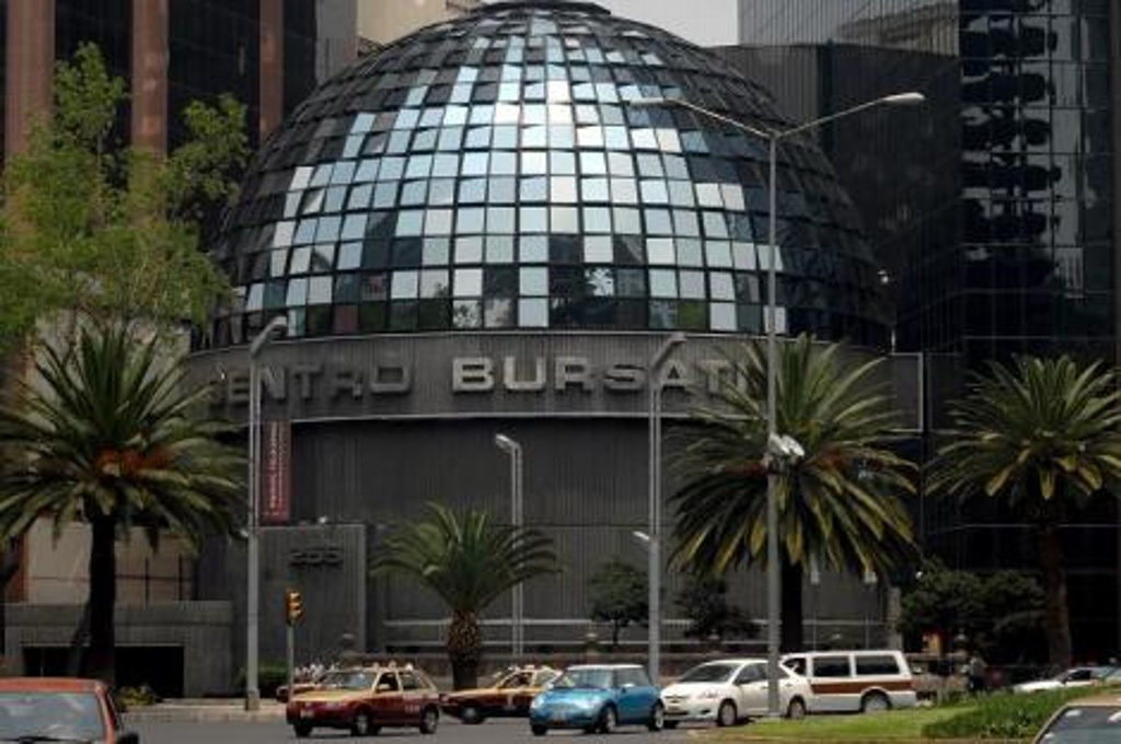 Bolsa Mexicana opera este viernes con pérdida de 0.19%