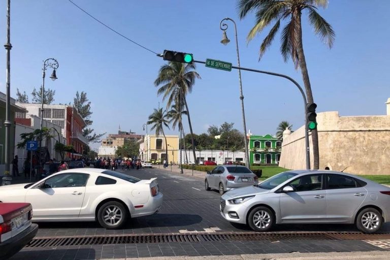 ¡Precaución! Trabajadores cierran Rayón y harán marcha en Veracruz