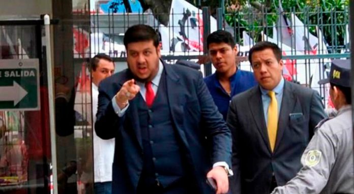 Confirman que el diputado Aguilar incitó a sacar un cadáver del IMSS