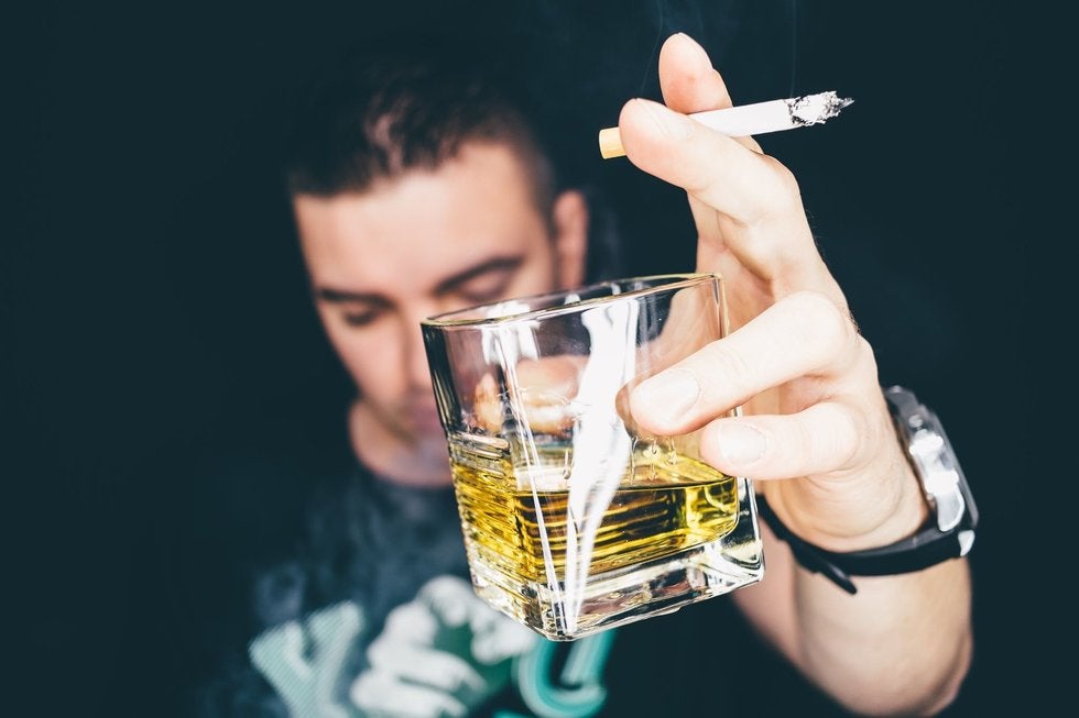 ¿Hay relación entre el consumo de alcohol y el tabaco y la edad cerebral?