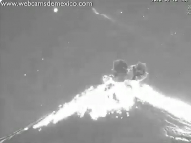 Captan espectacular explosión en el volcán Popocatépetl