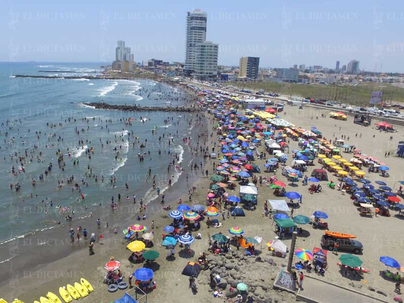 Saldo blanco en playas de Boca del Río, fin de semana largo