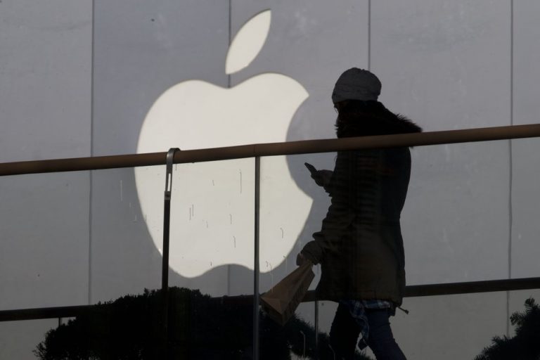 Cierra Apple tiendas en China por virus de Wuhan 42 tiendas