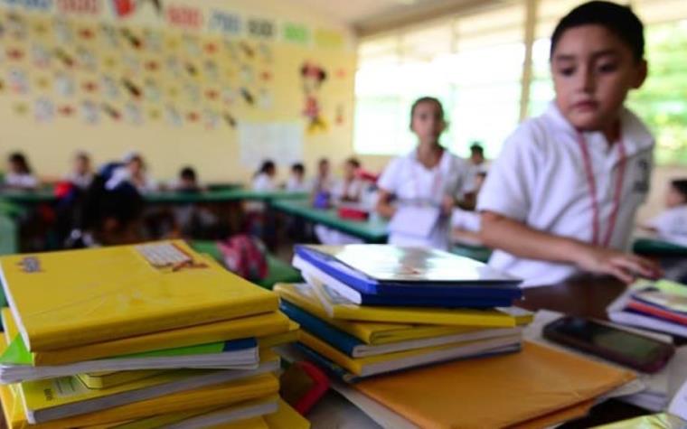 Maestros se jubilados y dejan a alumnos sin clases