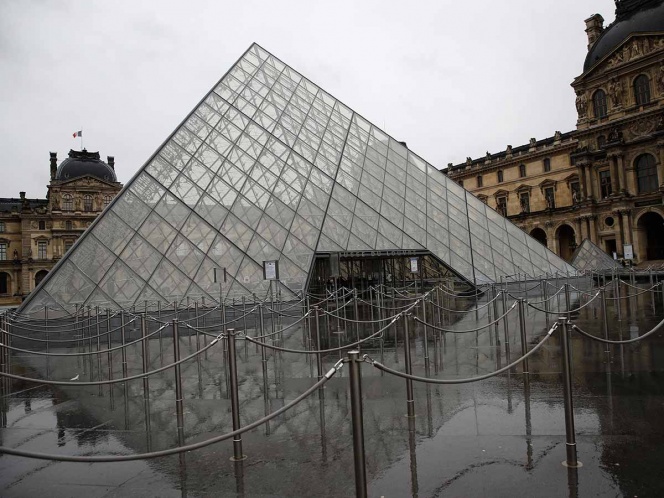 Museo del Louvre sigue cerrado por temor a coronavirus