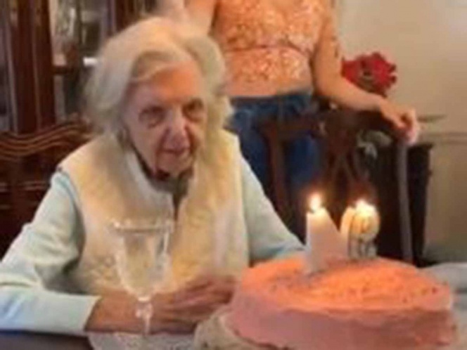 Abuelita cumple 94 años y pide inesperado deseo; se hace viral