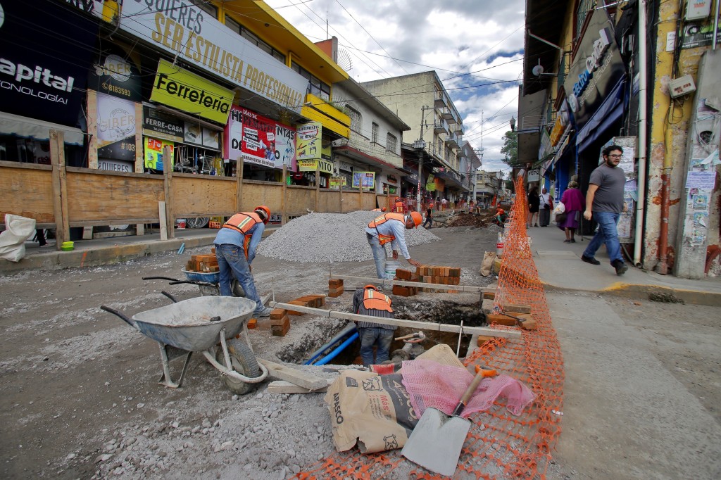 Más de 70 obras rezagadas en Xalapa: regidor Pedro Alvarado