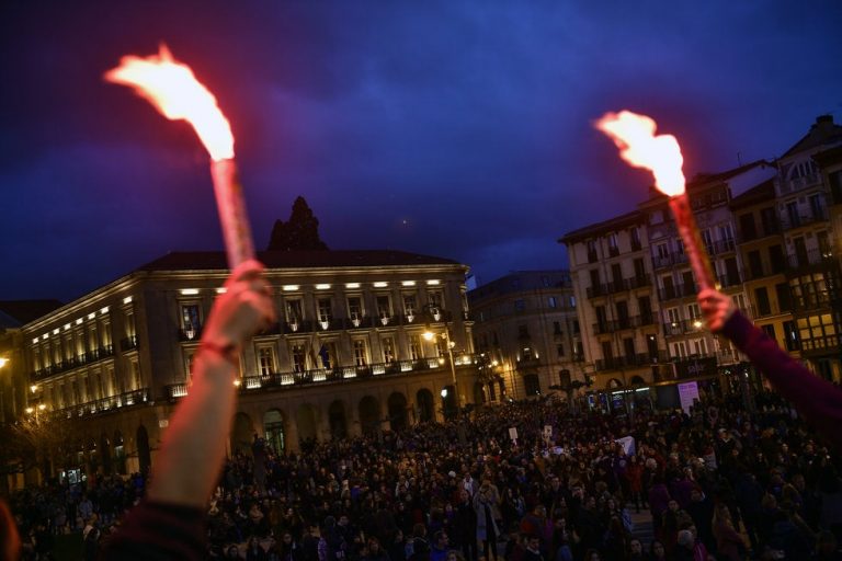 Mujeres en el mundo piden toman las calles, mira las imágenes