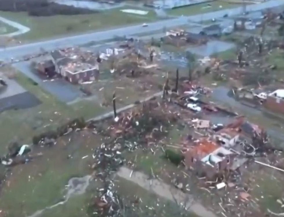 Tornado golpea a Nashville dejando a su paso 19 víctimas mortales