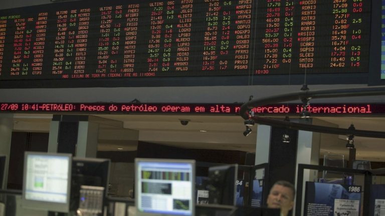 Precios del petróleo recuperan terreno; bolsas europeas abren al alza