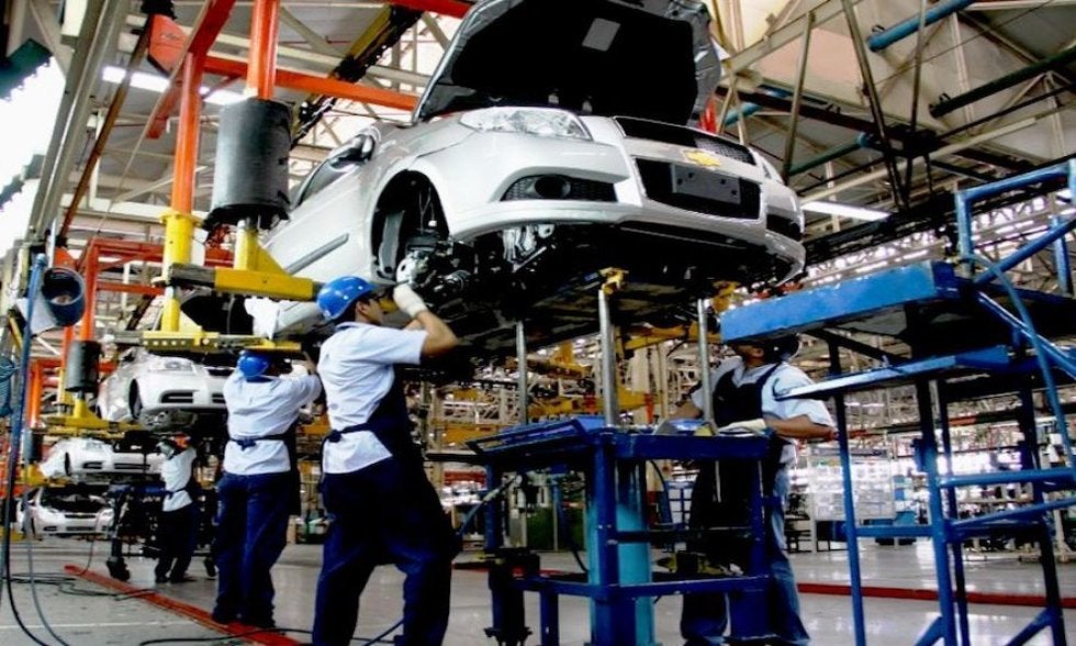 Paran GM, Nissan, VW, BMW; ya son 10 de las 12 plantas automotrices