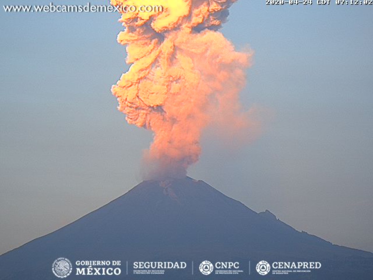 Popocatépetl amanece con explosiones, aquí las postales