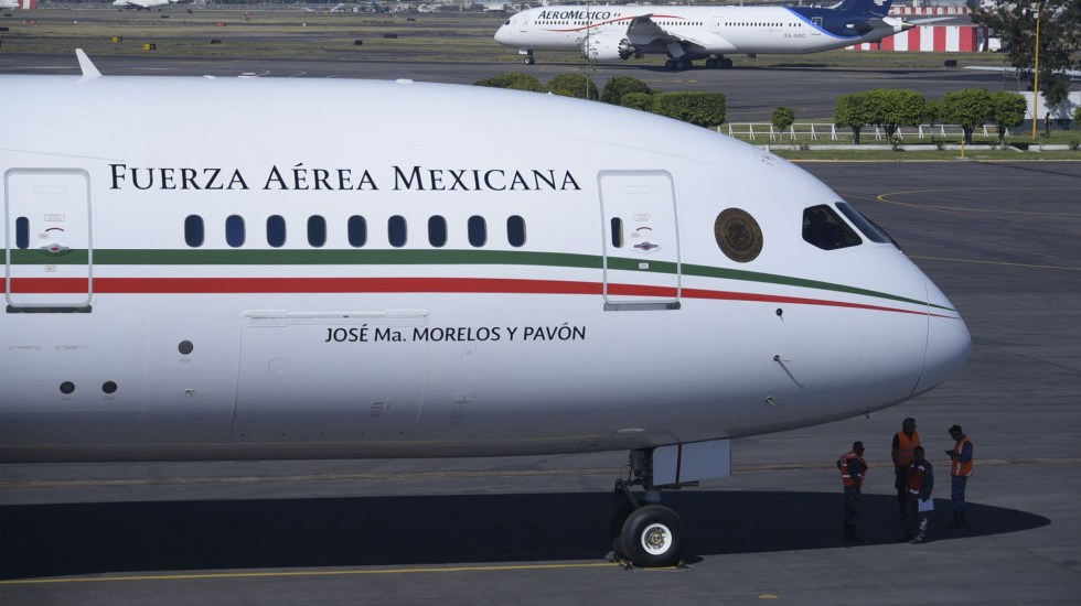 A finales de mes regresará avión presencial: AMLO