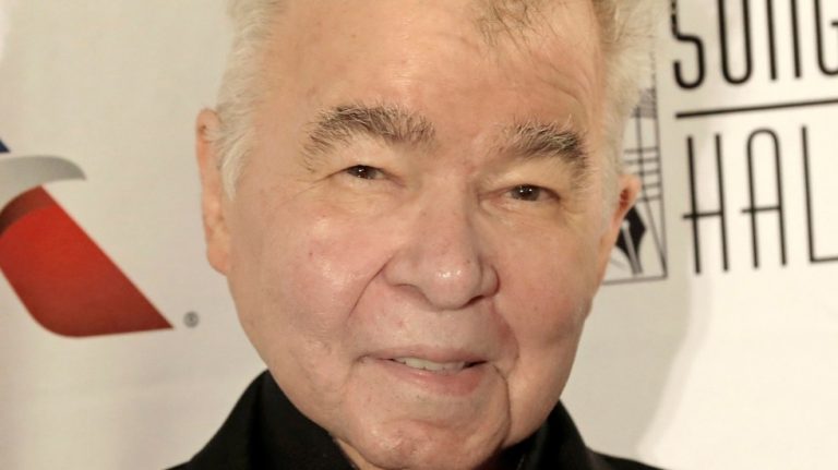 Murió John Prine a los 73 años, figura del folk y country