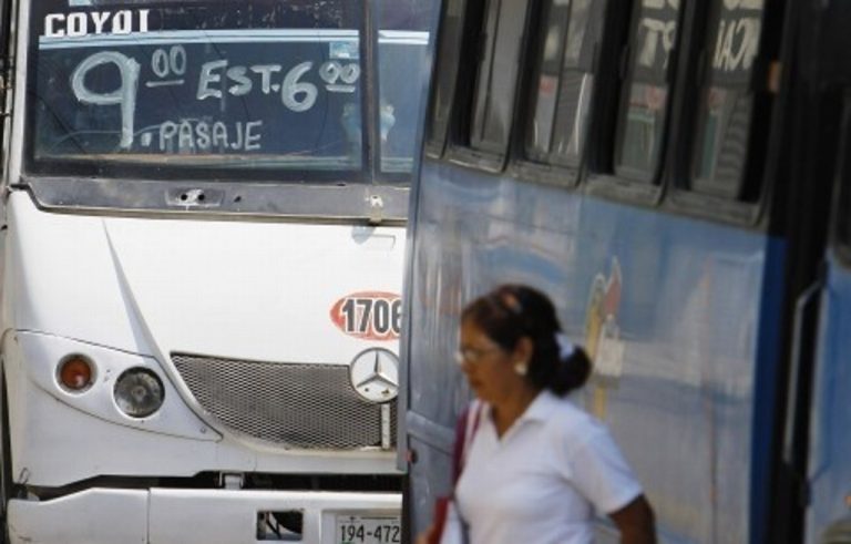 Piden limitar el número de pasajeros en camiones urbanos de Medellín