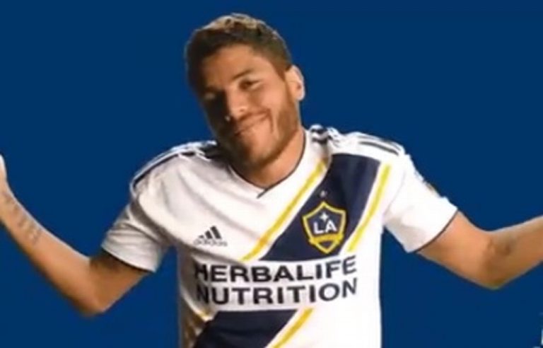 Filtra el jugador de fútbol Jonathan dos Santos por error foto íntima