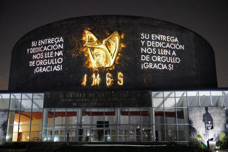 IMSS reconoce con mural a héroes de la salud frente al COVID-19