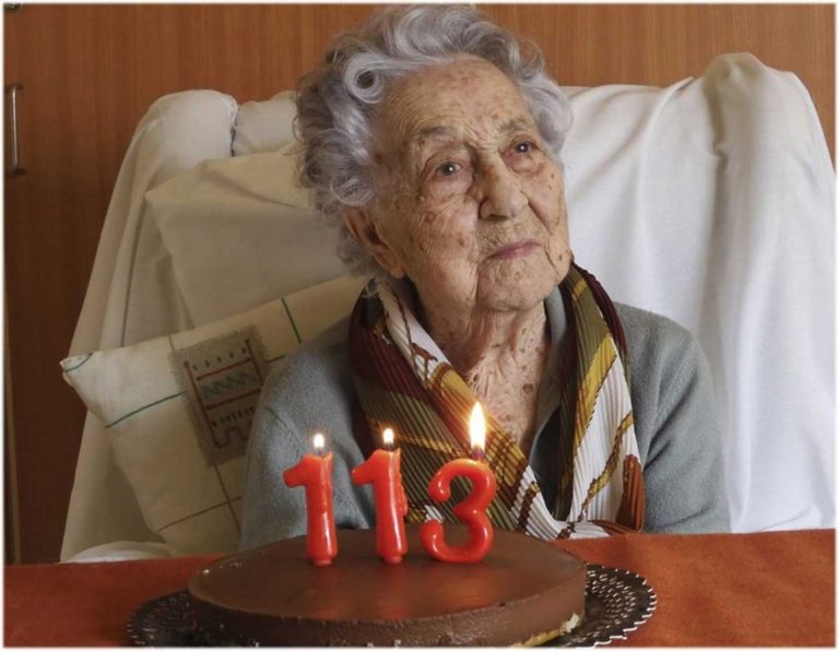 Abuelita vence al coronavirus Covid-19 a sus 113 años