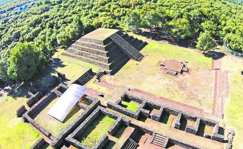 Con drones exploran ciudades prehispánicas ocultas en Michoacán