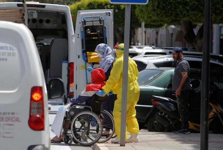 El Ministerio de Sanidad español registró 83 decesos el día de ayer