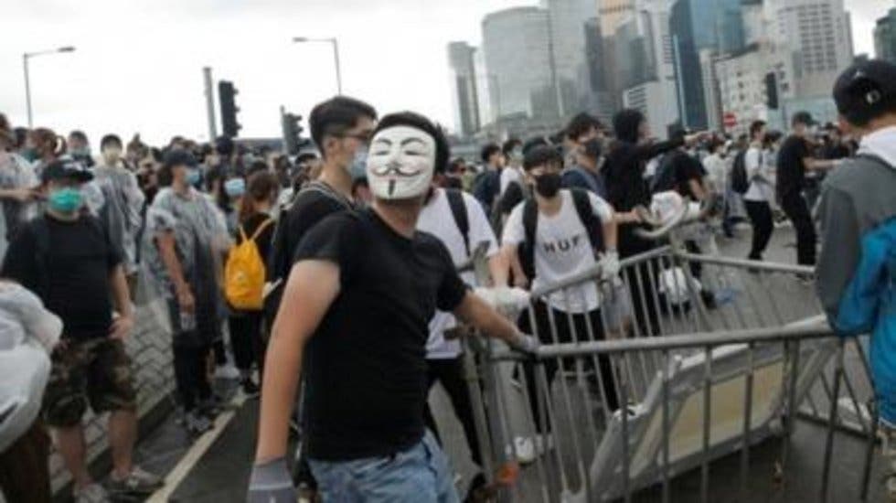 Protestas regresan a Hong Kong... detienen a casi 300 manifestantes