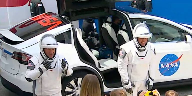 Misión de SpaceX y la NASA: la cápsula Crew Dragon viaja ya hacia la Estación Espacial Internacional tras un histórico lanzamiento