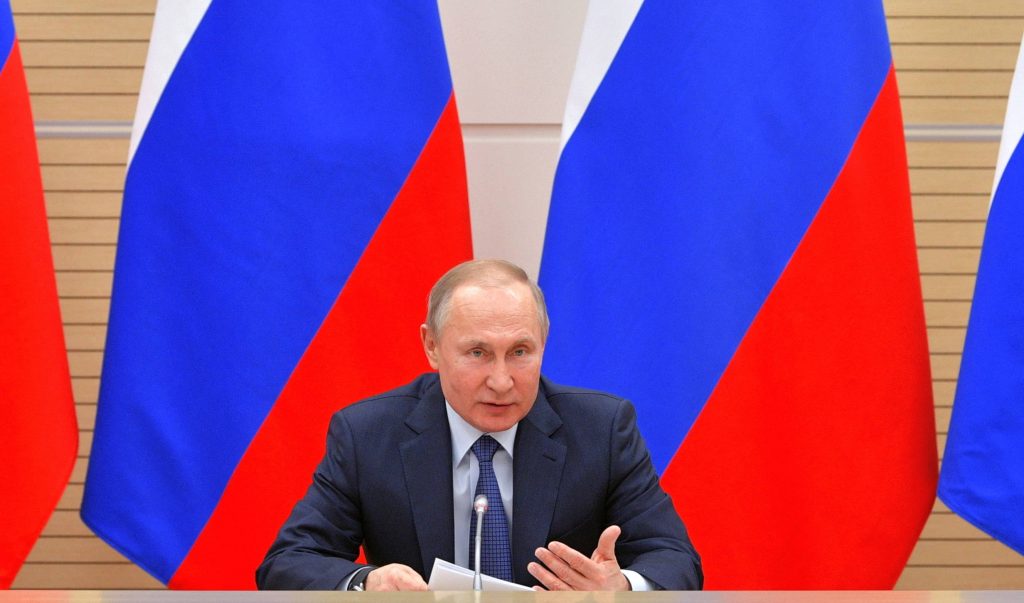 Putin: «Mientras yo sea presidente no habrá 'progenitor 1' y 'progenitor 2', sólo papá y mamá»