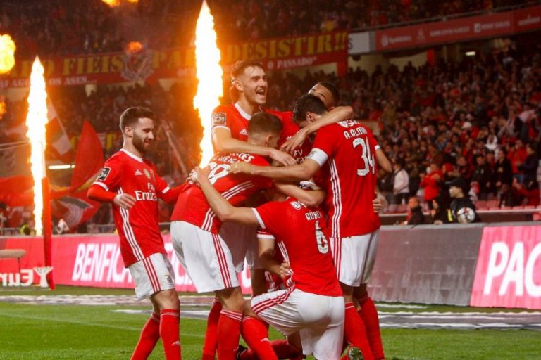 Benfica recibe al Tondela en reactivación de futbol en Portugal