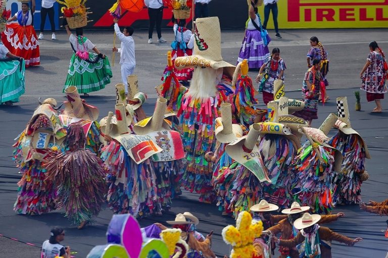 Suspenden la Guelaguetza en Oaxaca por la pandemia del COVID-19