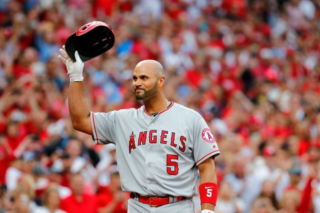 Pujols al rescate de los empleados de los Angels en Dominicana