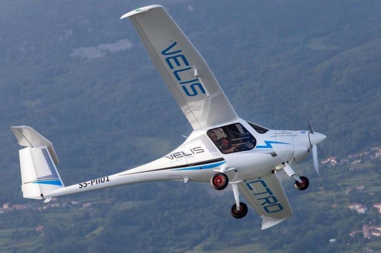 Primer avión eléctrico certificado abre la puerta a los vuelos ecológicos