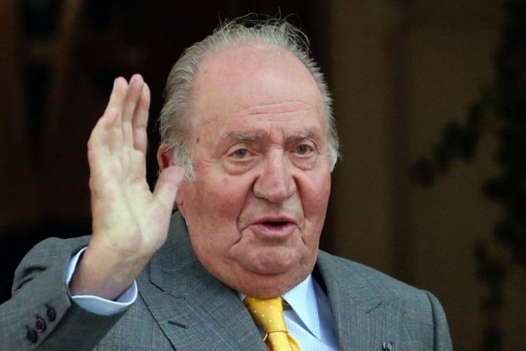 En España investigan si el exrey Juan Carlos recibió millones de dólares