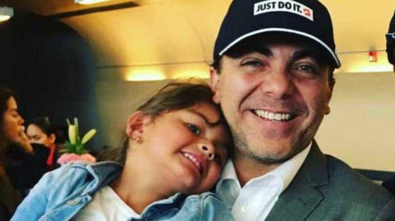 Rafaela, hija de Cristian Castro, se gradúa en línea