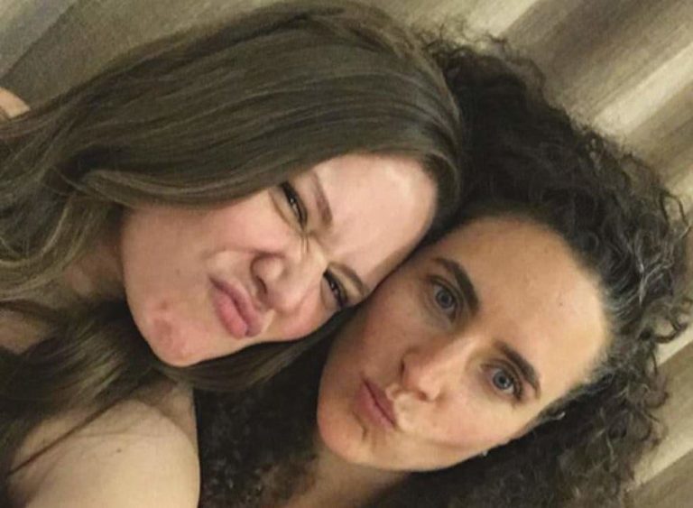 En el mes del orgullo LGBT, Joy posa por primera vez junto a su esposa