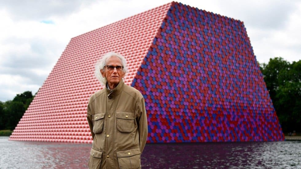 Falleció el artista Christo de causas naturales a los 84 años