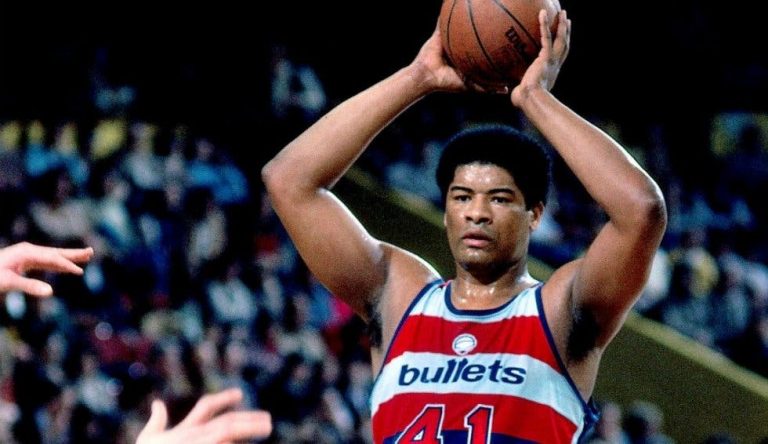 Muere legendario jugador de la NBA que ganó Novato del Año