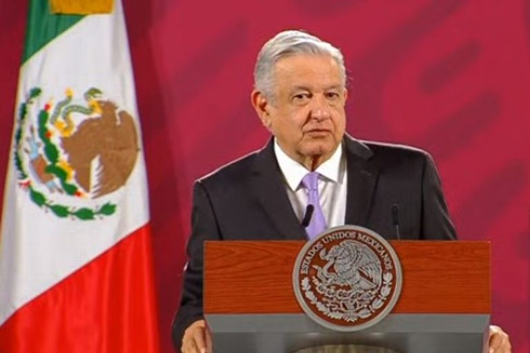 Celebra AMLO aprobación de compra de medicamentos en el extranjero