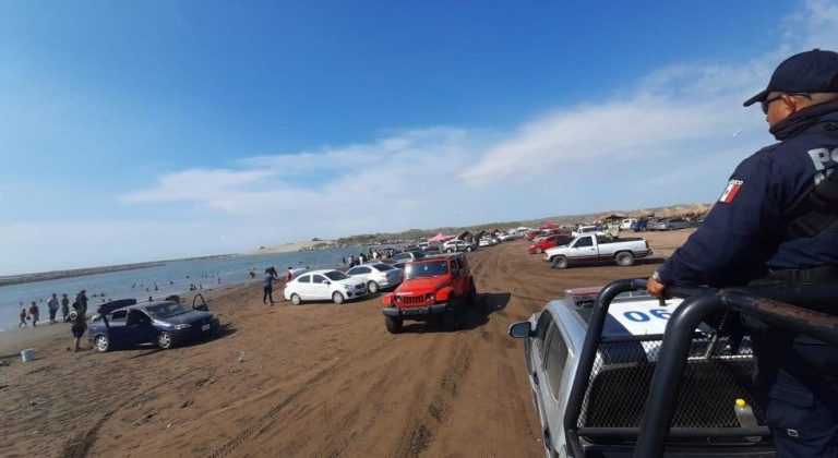 En Guasave se les olvidó el COVID-19 habitantes llenan playa Las Glorias