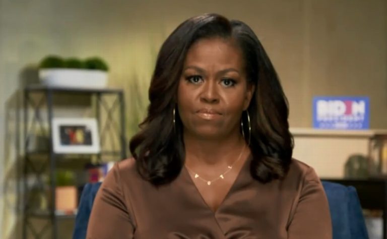 “Trump no está a la altura”, dice la ex primera dama Michelle Obama