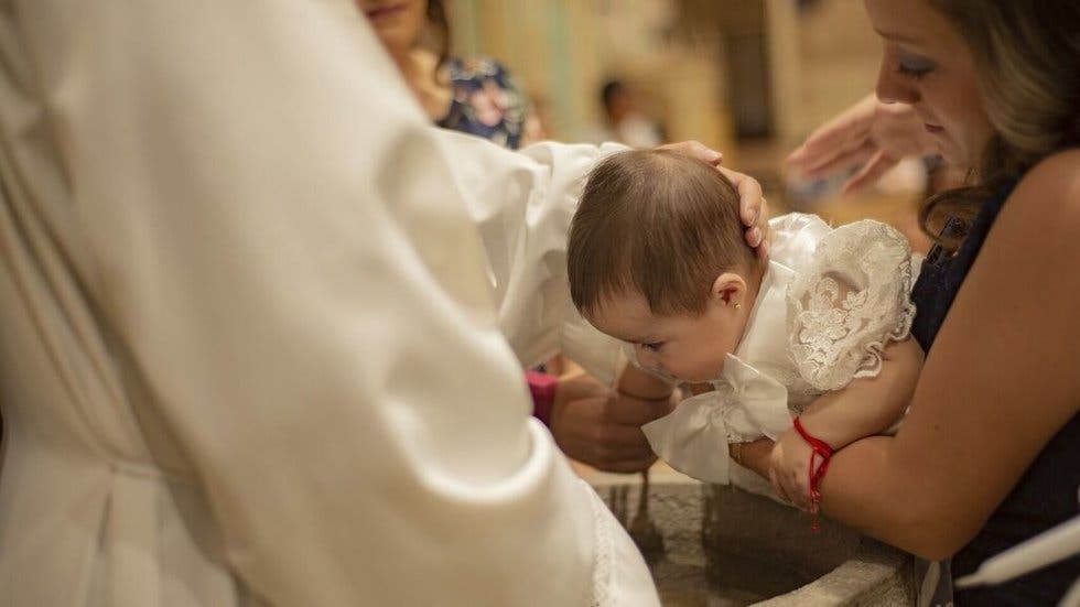 Vaticano declara inválida la fórmula 'nosotros te bautizamos'