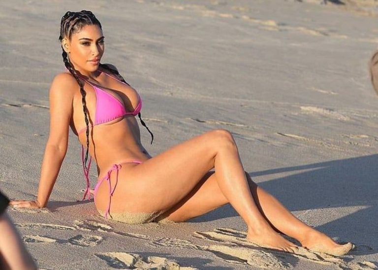 Kim Kardashian presume sus curvas en las playas de Cabo San Lucas