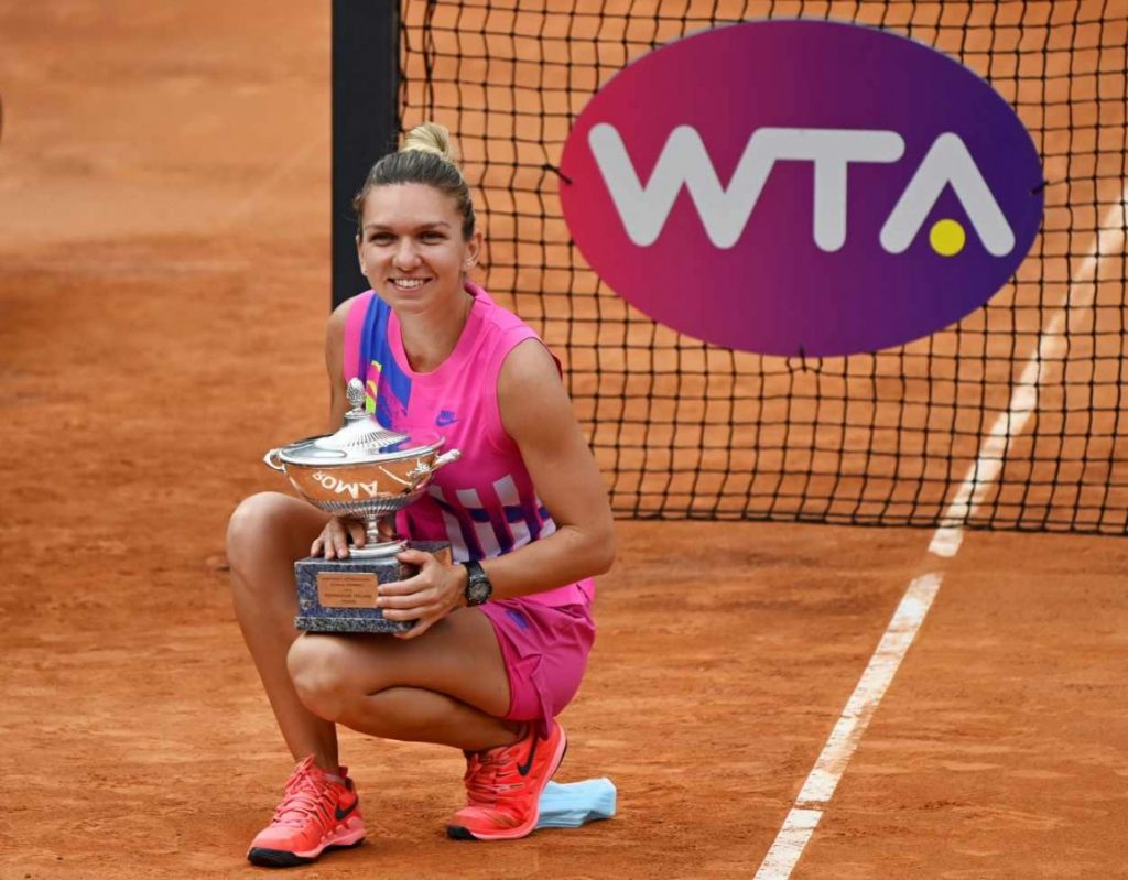 Halep se corona en Roma tras abandono de Pliskova