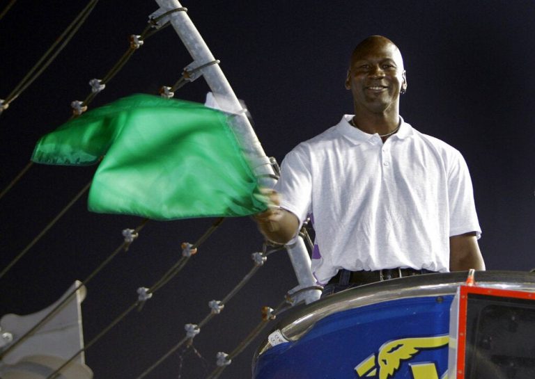 Michael Jordan anunció su equipo de Nascar