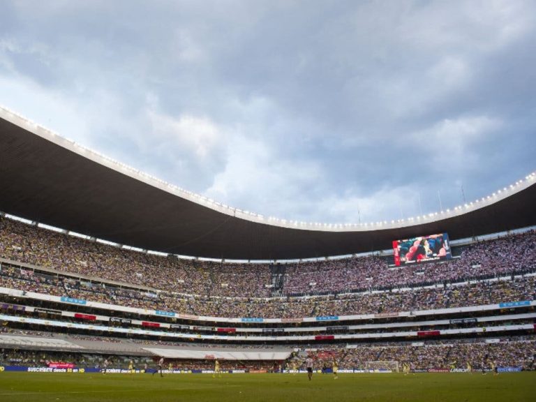 Afición está cerca de regresar a los estadios de México