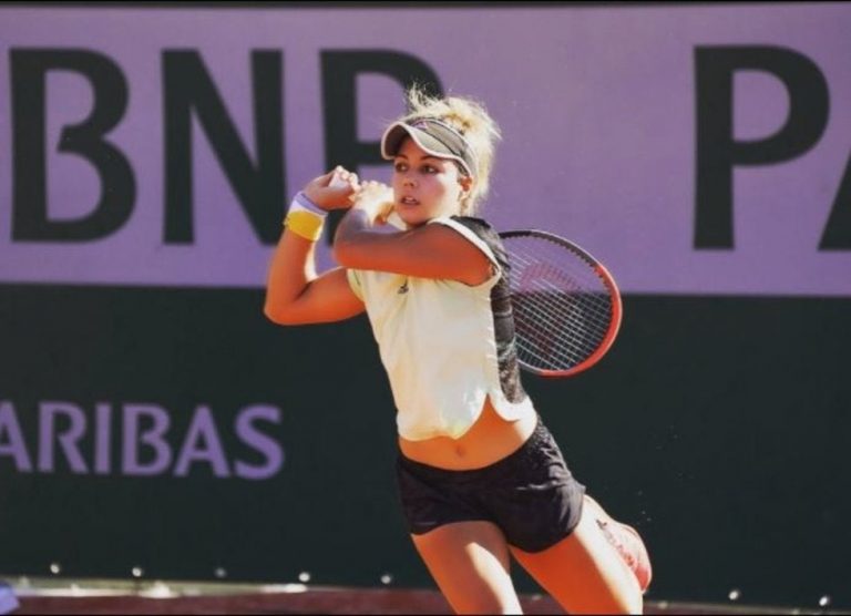 La mexicana Renata Zarazúa hace historia y avanza a segunda ronda en Roland Garros