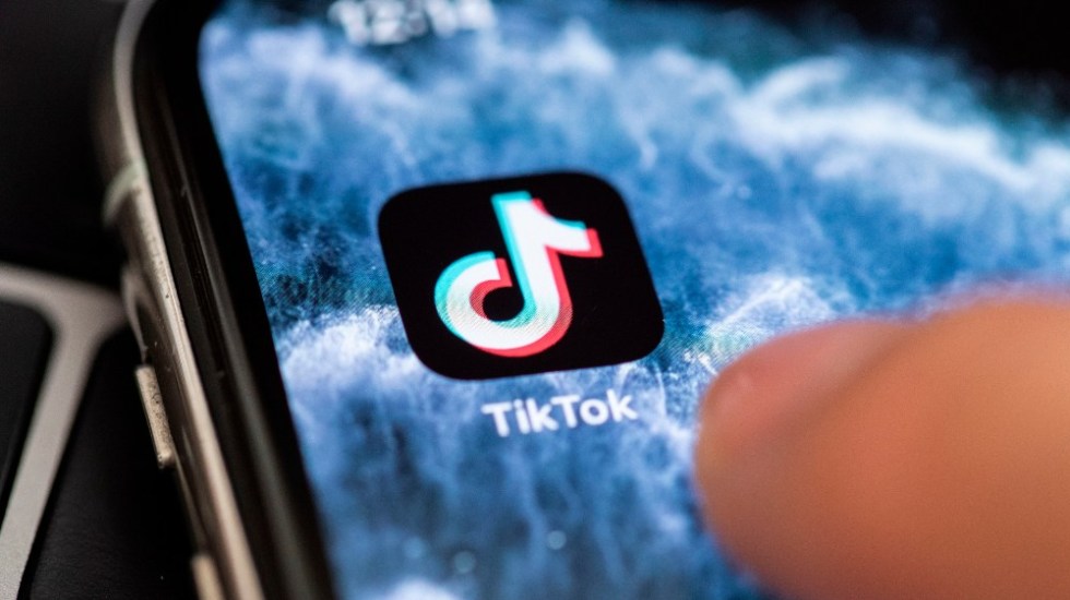 Juez impide a Administración Trump bloquear TikTok