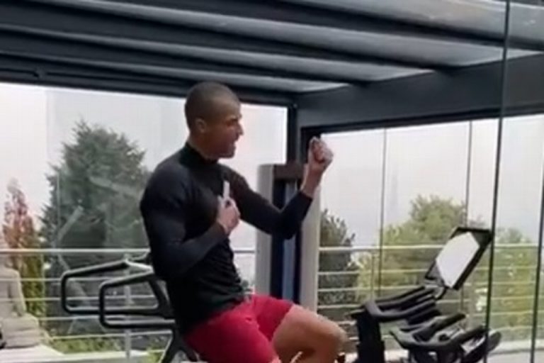 Cristiano Ronaldo vuelve a dar positivo a COVID-19