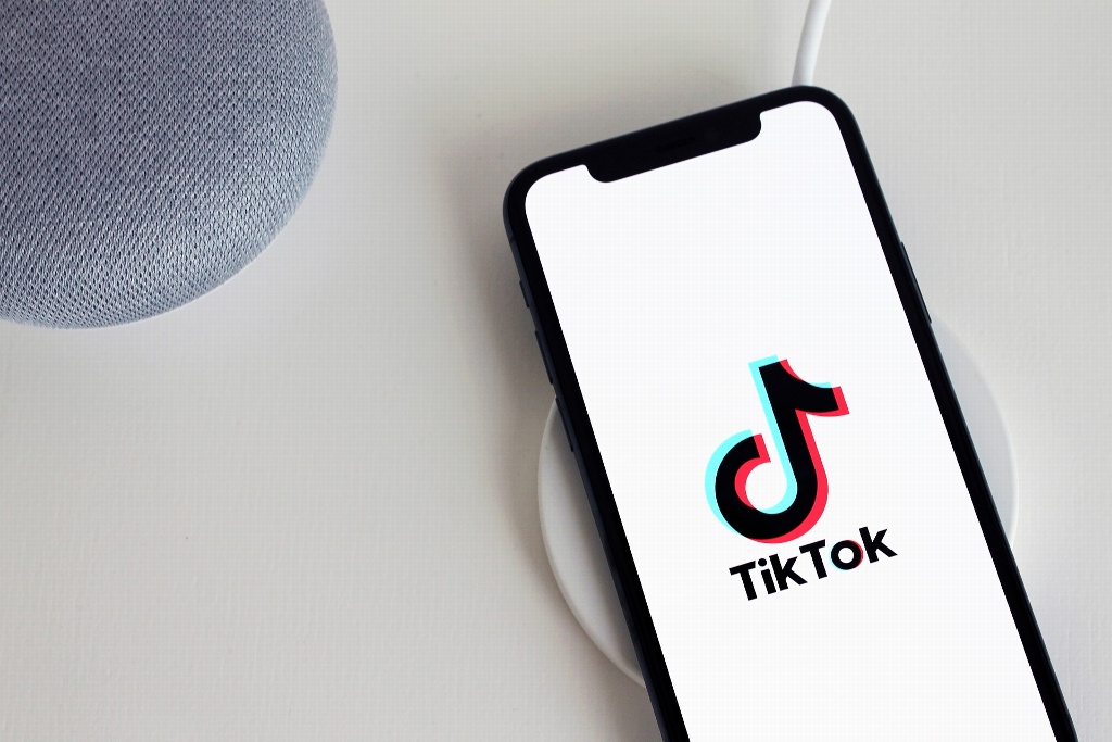 TikTok actualiza sus políticas para combatir el odio